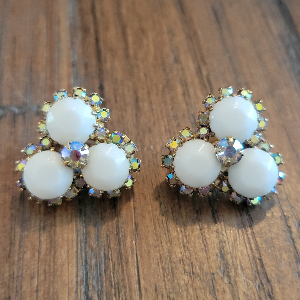 Vintage Kramer Milk Glass & AB Crystal Clip On Earrings - Picture 5 of 7